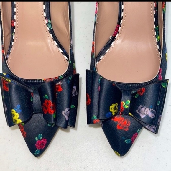 Betsey Johnson Black with Multi Color Flower Pumps - Picture 4 of 12